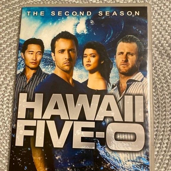 HAWAII FIVE-O DVD SETS SEASON ONE and TWO ALEX O’LOUGHLIN SCOTT CAAN EUC - Picture 5 of 6